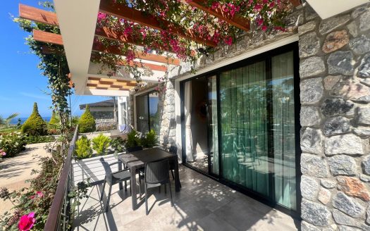 Esentepe 2+1 Garden Apartment for Sale – 104 m² + Terrace, Near Sea, Ready to Move (Maldives)